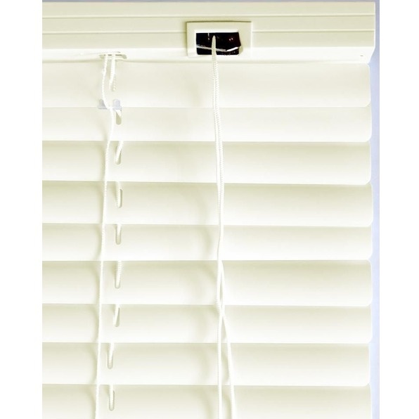 Жалюзи пластик ванильный 110х160