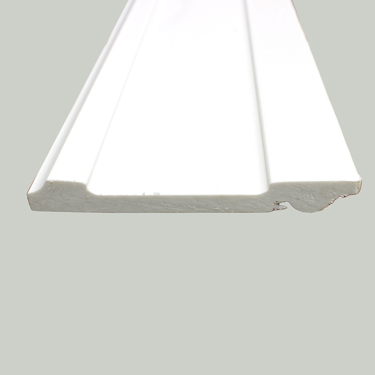 Плинтус напольный ударопрочный UHD04/120, белый, L2.4м (в коробке 6шт)