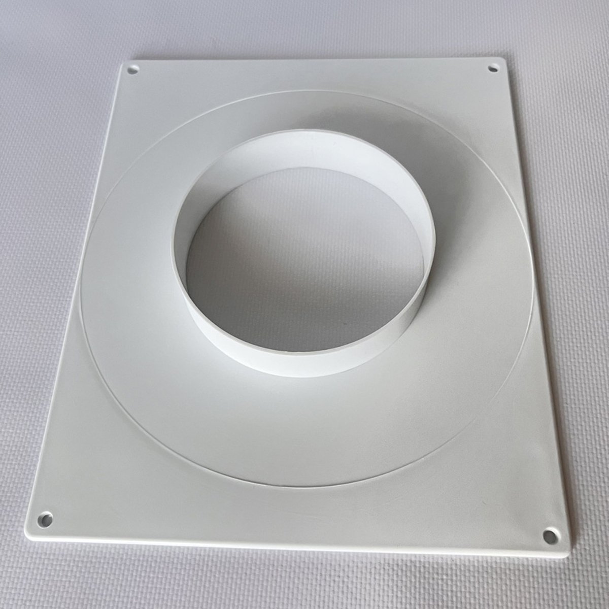 Площадка торцевая пластиковая 200*240/фланец д.100 мм. (Люкс)