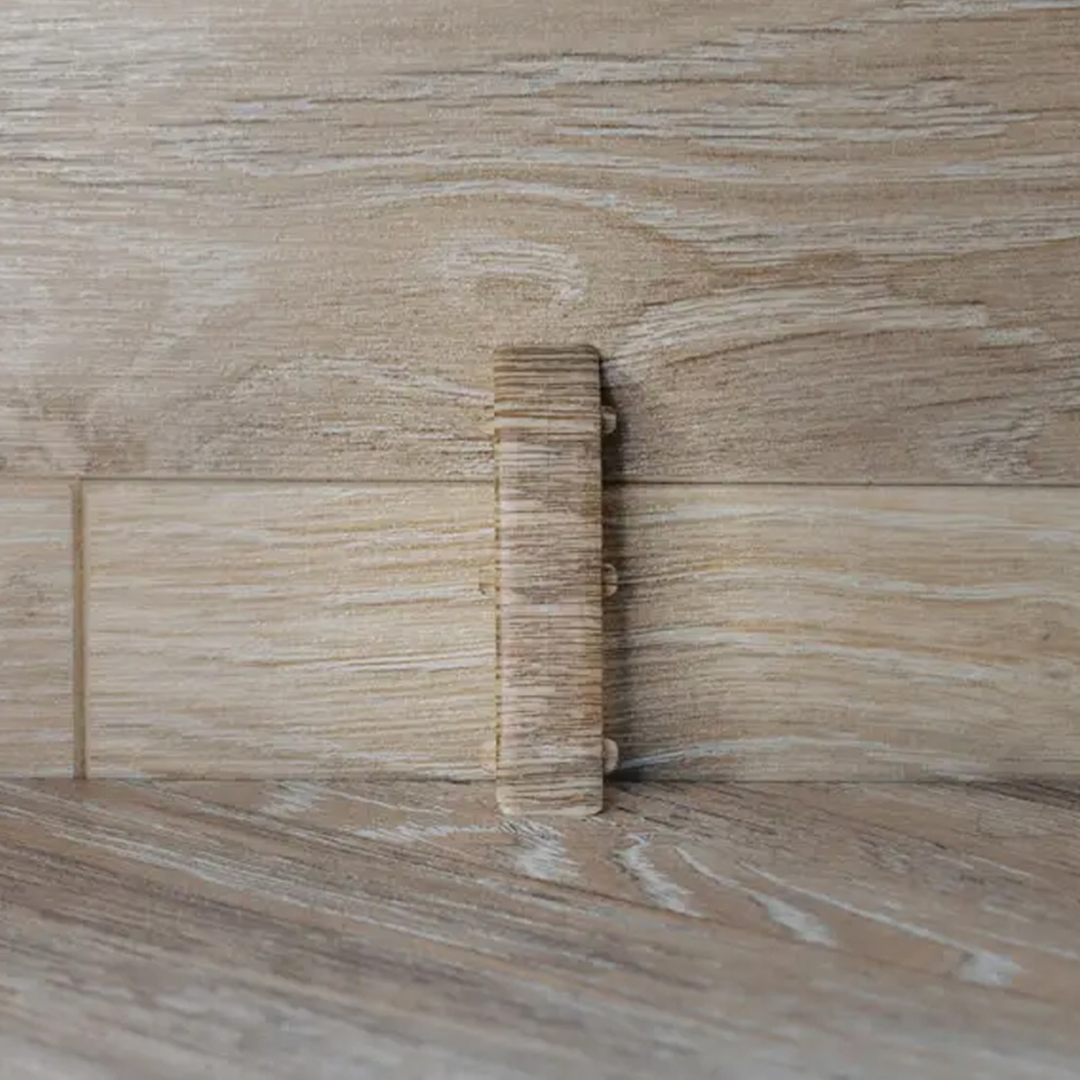 Соединитель для плинтуса 55мм "Идеал Классик", 208 Дуб мокко