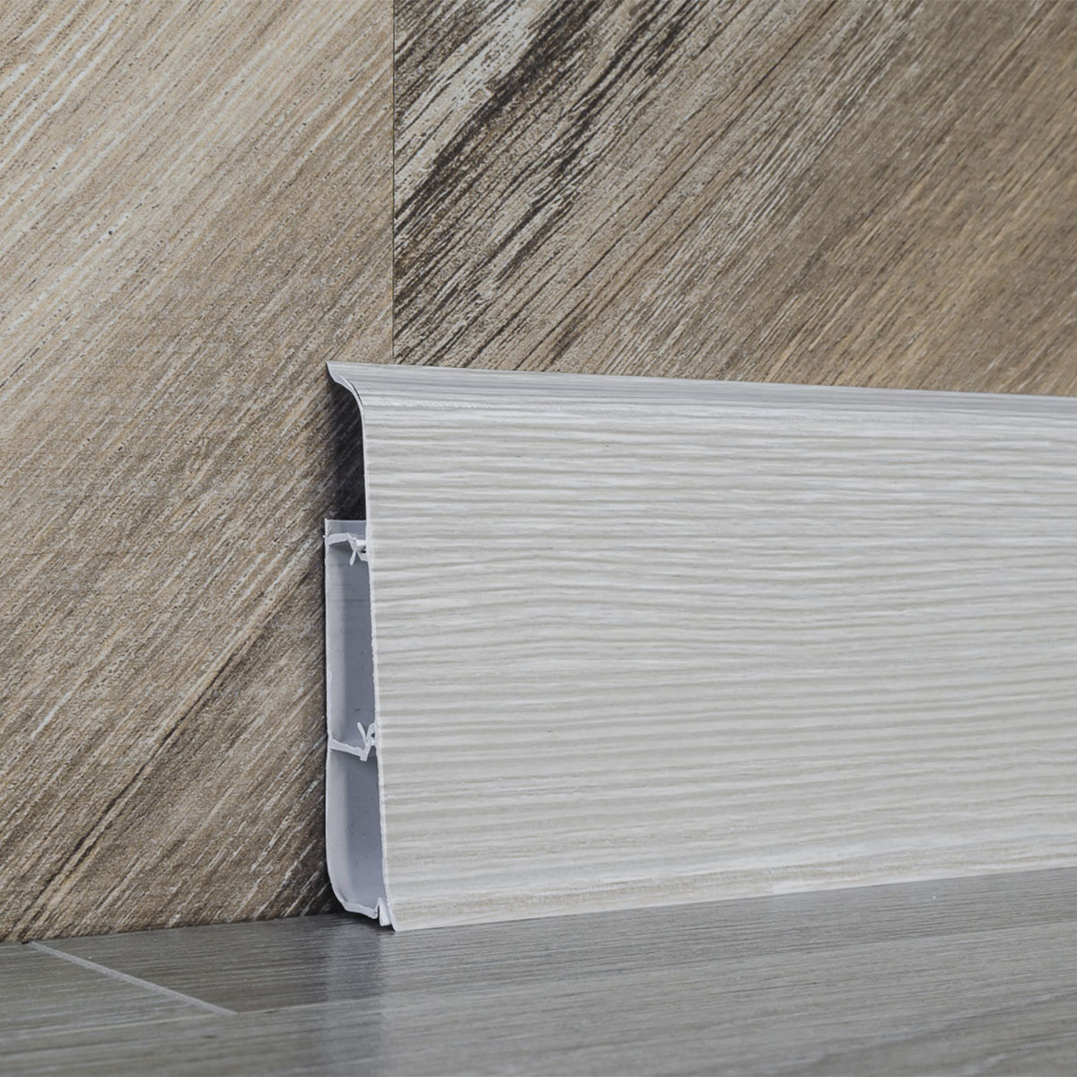 Плинтус напольный с кабель-каналами 70мм 2,2м "Деконика", 255 Ясень бьянко