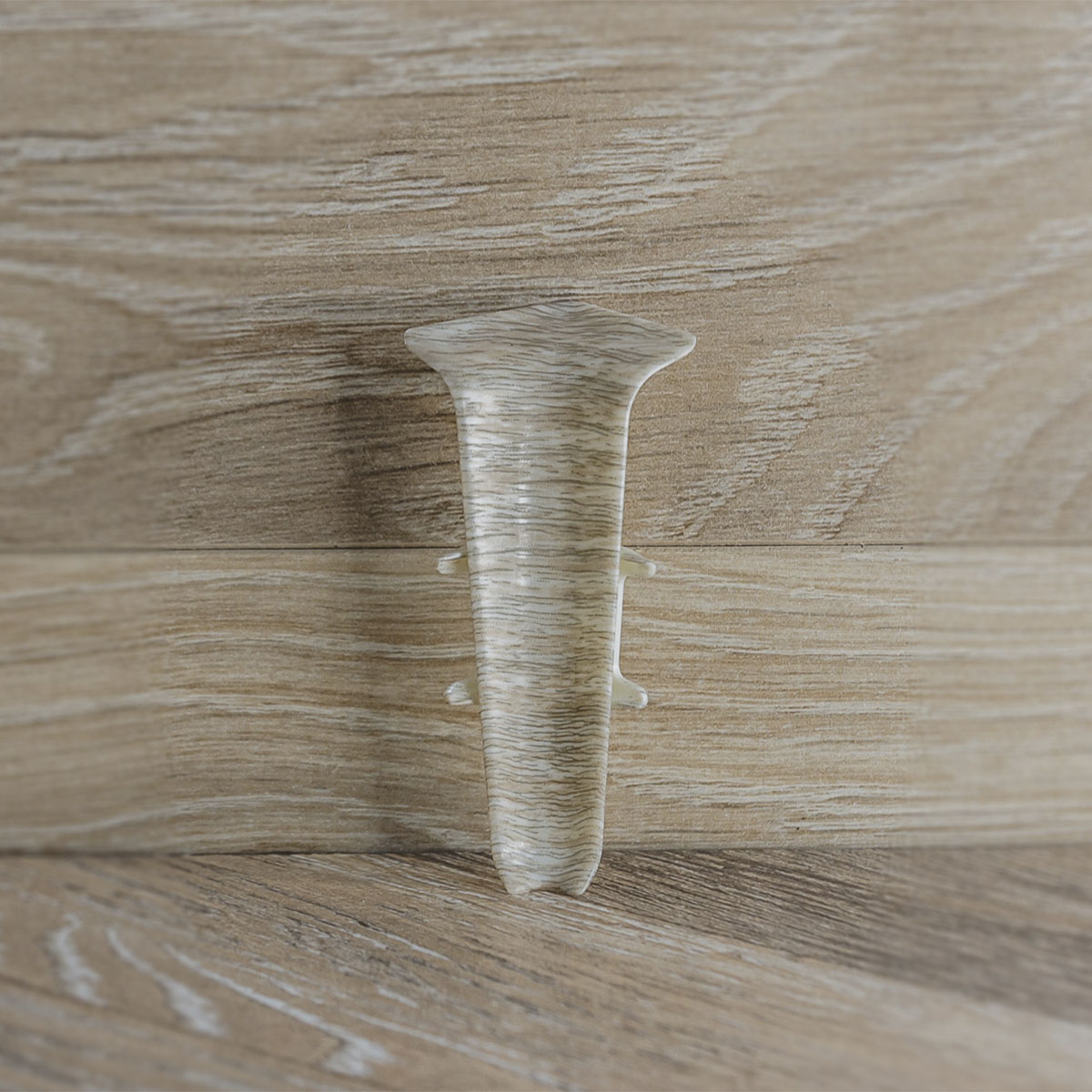 Угол внутренний для плинтуса 70мм "Деконика", 294 Орех антик