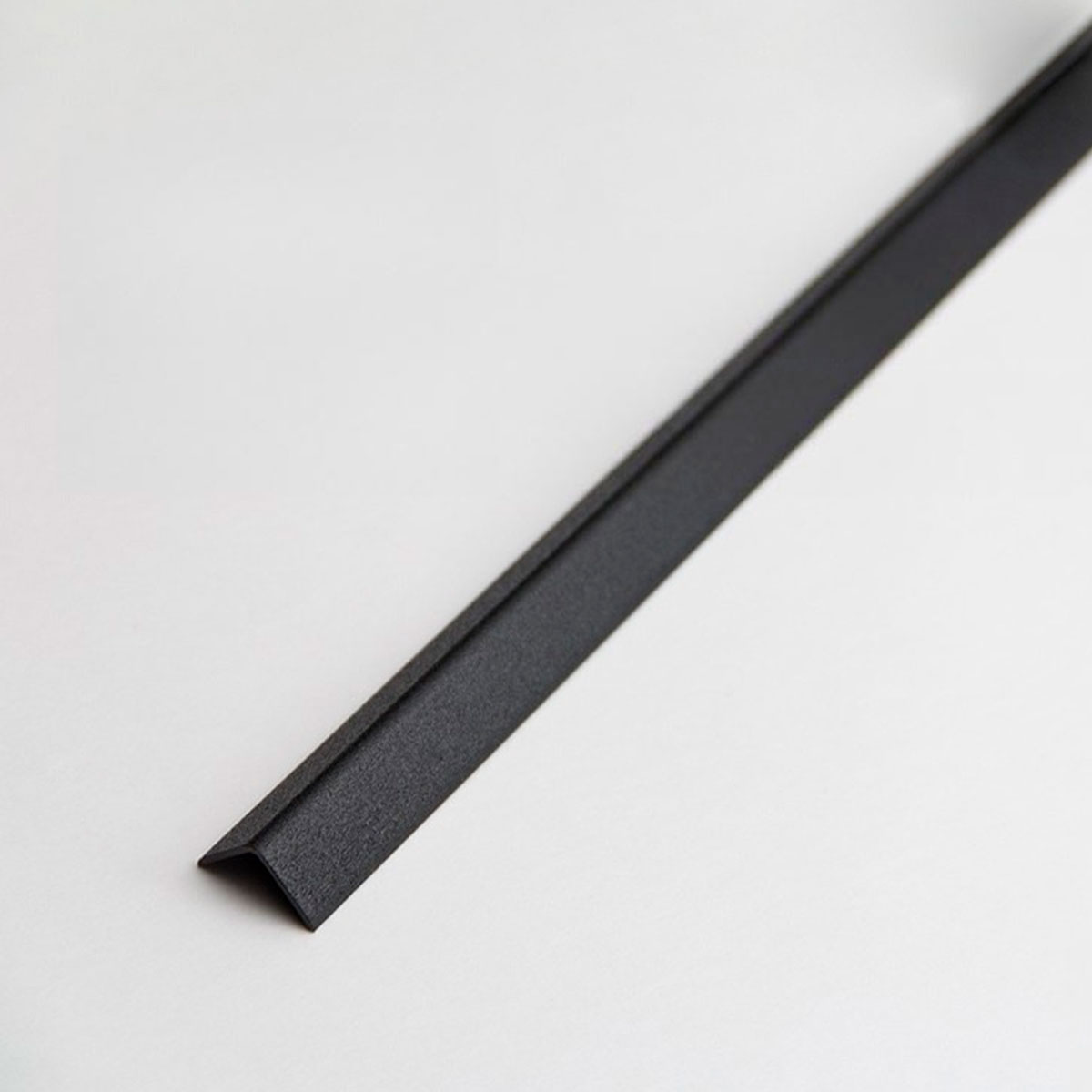 Угол отделочный внешний 20х20х1,0мм 2,7м Угол Округлый 18-27.2700.15