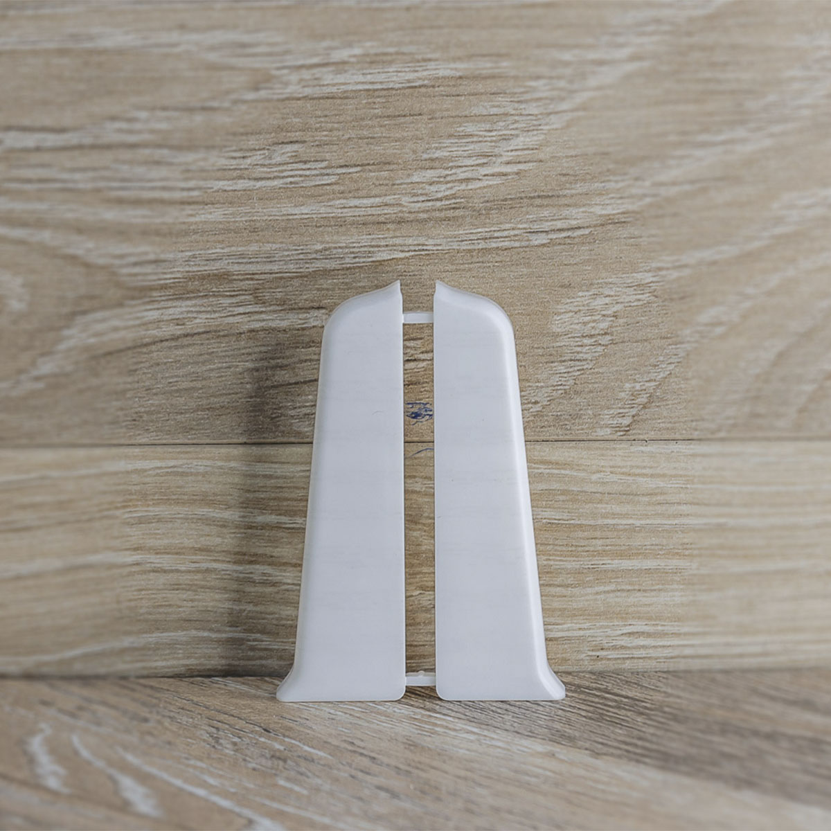 Торцевые для плинтуса 70мм "Деконика", 001 Белый