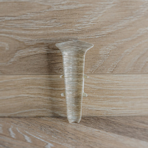 Угол внутренний для плинтуса 85мм "Деконика", 294 Орех антик