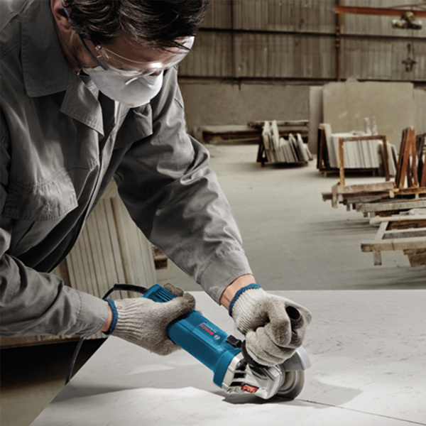 Машинка (болгарка) Bosch  углошлифовальная GWS 750 S.  750 Вт. 28000 - 11 000 мин.-1. 125 мм. 1,8 кг