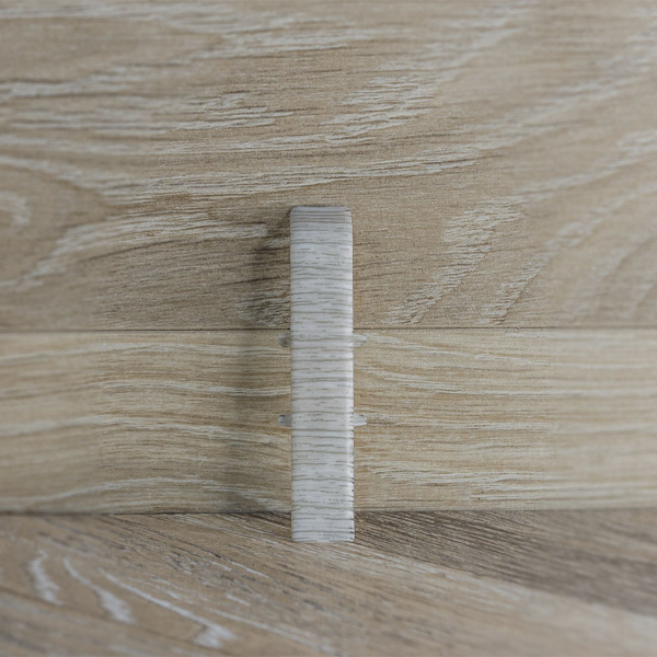 Соединитель для плинтуса 70мм "Деконика", 253 Ясень серый