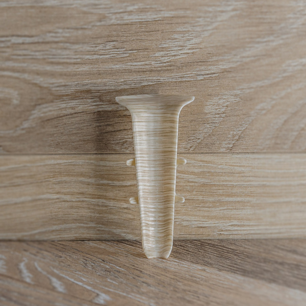 Угол внутренний для плинтуса 85мм "Деконика", 274 Сосна северная