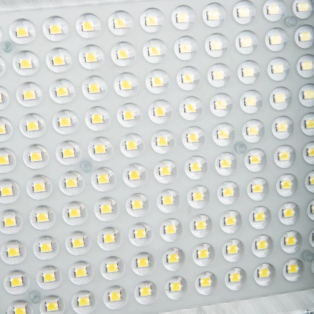 Прожектор LED ZDLS3021_50W_65K на солнечной батарее