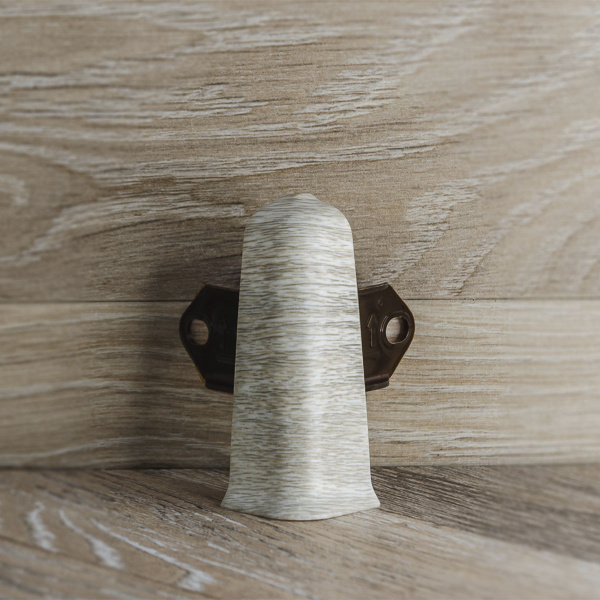 Угол наружный (внешний) с крепежом для плинтуса 70мм "Деконика", 294 Орех антик