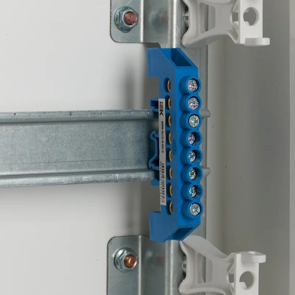 Шина N "ноль" в комб DIN-изол "Стойка" ШНИ-8х12-8-КС-С ИЭК  YNN10-812-8DP-K07