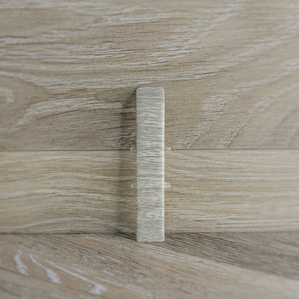 Соединитель для плинтуса 70мм "Деконика", 294 Орех антик