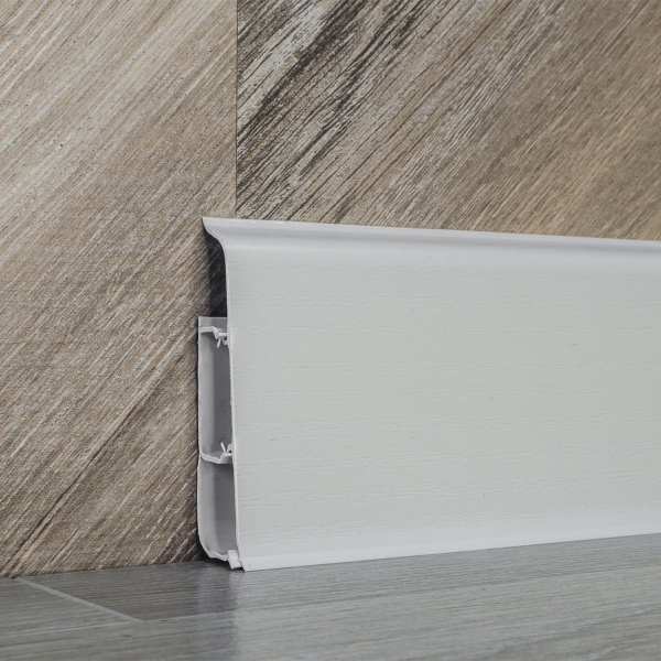 Плинтус напольный с кабель-каналами 70мм 2,2м "Деконика", 033 Кремово-белый