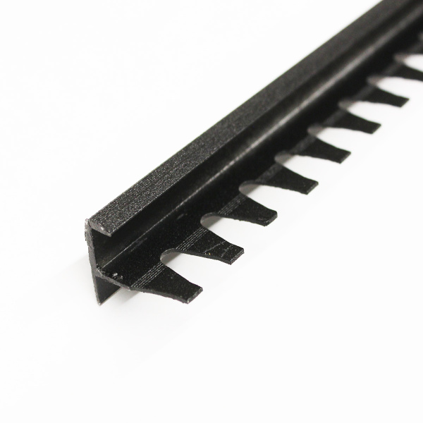 Профиль угловой ПУ 13-1.2700.215 черный