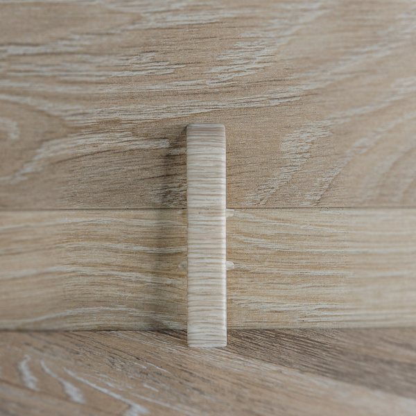 Соединитель для плинтуса 85мм "Деконика", 274 Сосна северная