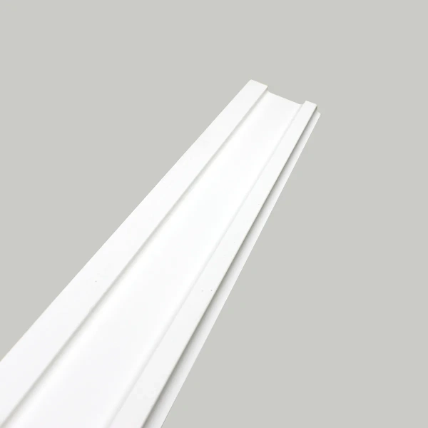 Плинтус напольный ударопрочный UHD01/80, белый, L2.4м (в коробке 11шт)