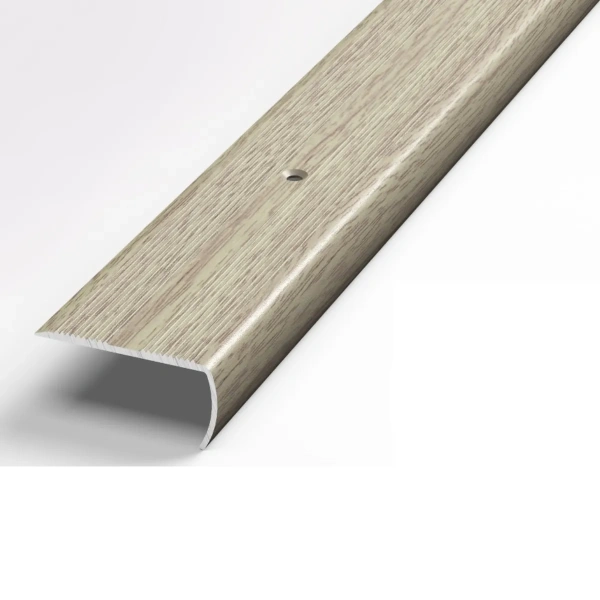 Профиль угловой  ПУ 06. дуб беленый.1,35м