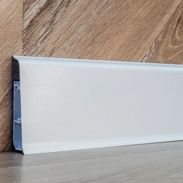 Плинтус напольный с кабель-каналами 85мм 2,2м "Деконика", 001 Белый