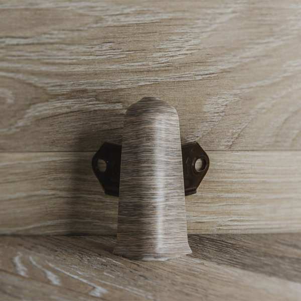 Угол наружный (внешний) с крепежом для плинтуса 70мм "Деконика", 215 Дуб снежный