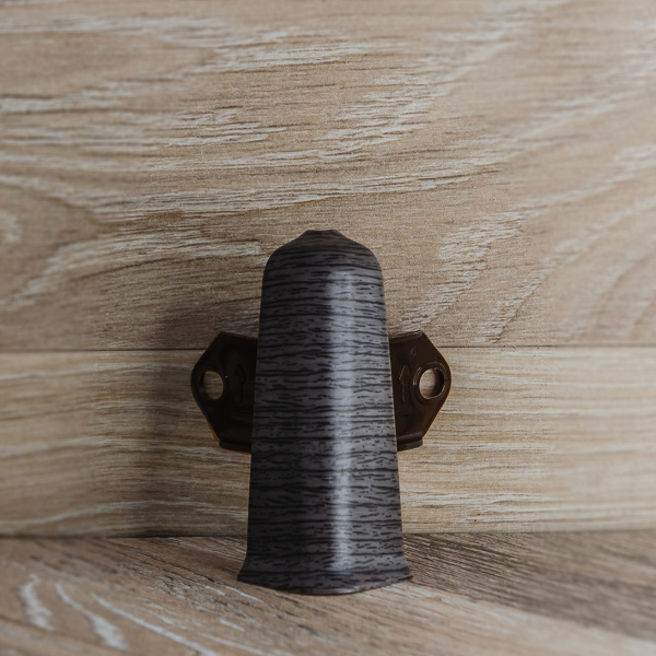 Угол наружный (внешний) с крепежом для плинтуса 85мм "Деконика", 352 Каштан серый