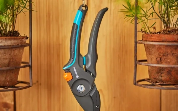 Секатор Gardena PremiumCut Pro 12250-20 для сухих веток
