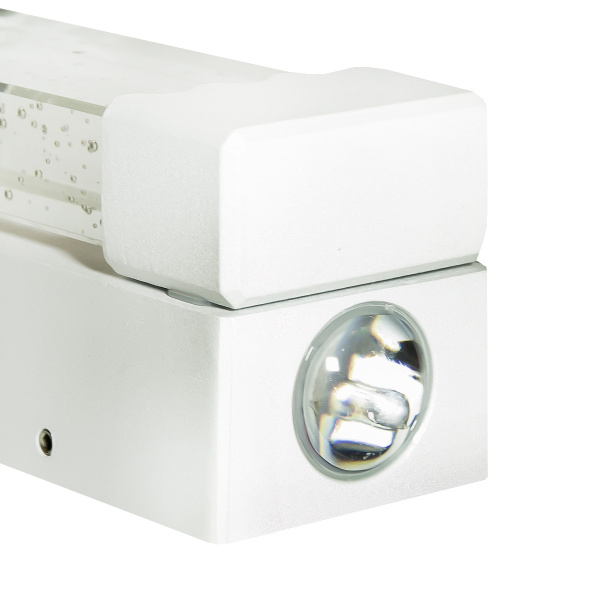 Светильник настенный  LED DF8626/S 8W.3000K белый 65X160X45мм