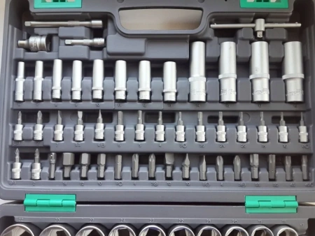Набор инструментов STELS 1/2" 1/4" CrV пластиковый кейс 94 предмета