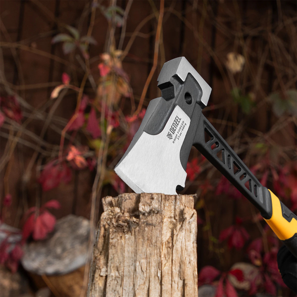 Топор цельнокованый, 600 г, двухкомпонентная обрезиненная рукоятка // Denzel