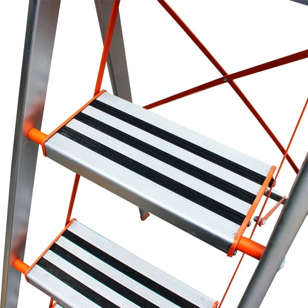 Стремянка алюминиевая 5 ступеней противоскользящая PRC