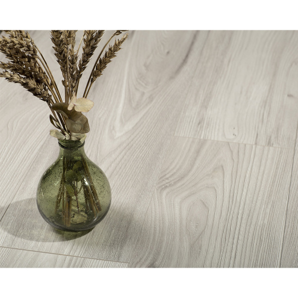 Ламинированный пол Kronopol 7752 Ясень Денали Laufer Husky (8мм 32 класс)