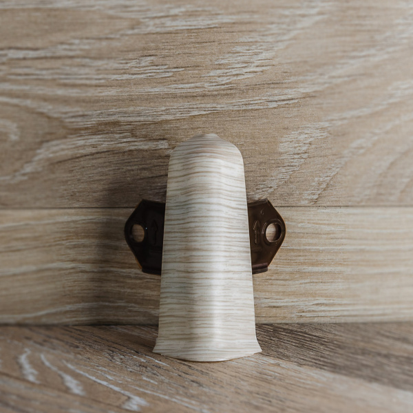 Угол наружный (внешний) с крепежом для плинтуса 85мм "Деконика", 274 Сосна северная