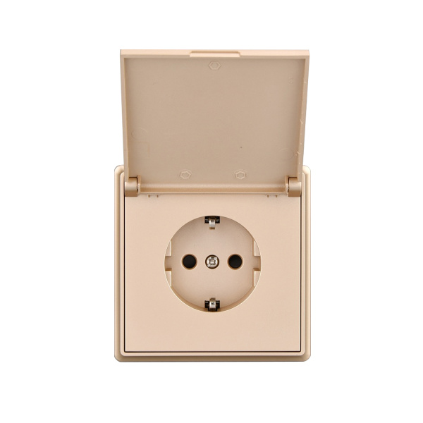 Розетка Brilliant E2-111-2 с крышкой золото