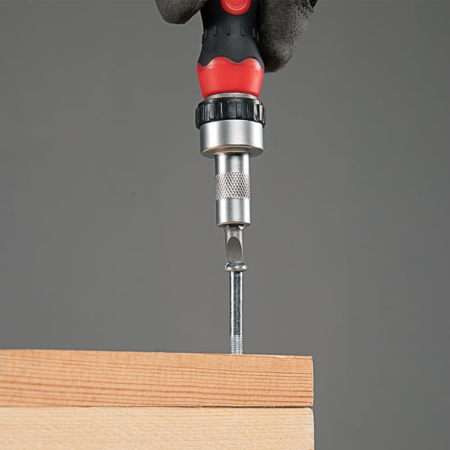 Отвёртка реверсивная с набором бит и насадок торцевых,CrV,1/4",16шт//MATRIX